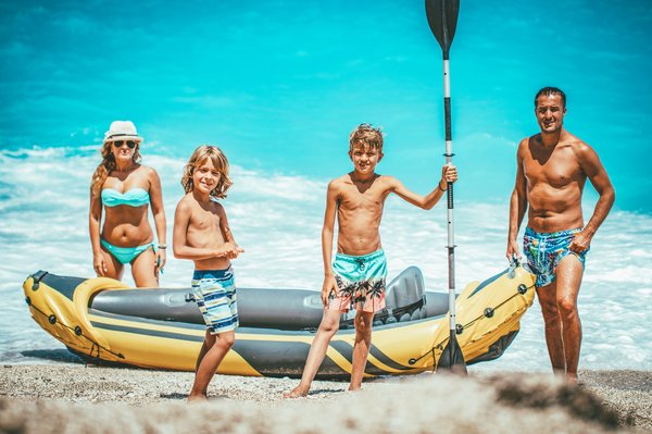 Les meilleurs kayaks 4 places pour vos aventures en famille